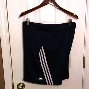 NWOT ADIDAS SHORTS LARGE MENS